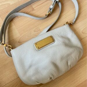 EUC Marc by Marc Jacobs Q “Percy” Clutch w Adjustable Crossbody Strap, Cream